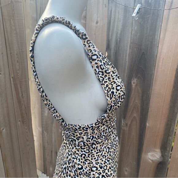 ASOS DESIGN plunge maxi dress in animal print size 0 - Picture 8 of 14